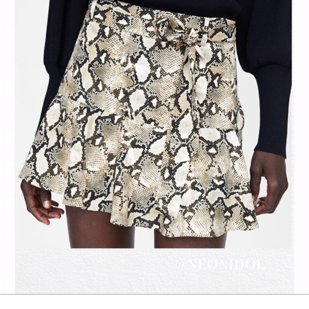 ZARA Women’s Animal Print Belted Skort Size M
